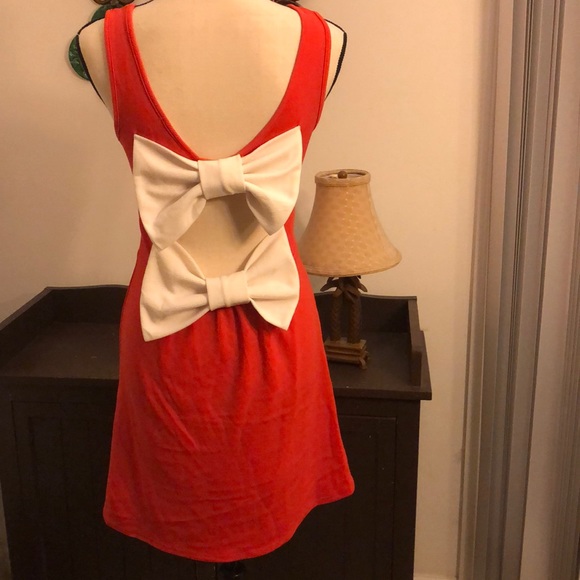 BOUTIQUE BRAND FASCINATION DRESS IN SIZE SMALL - Picture 3 of 5